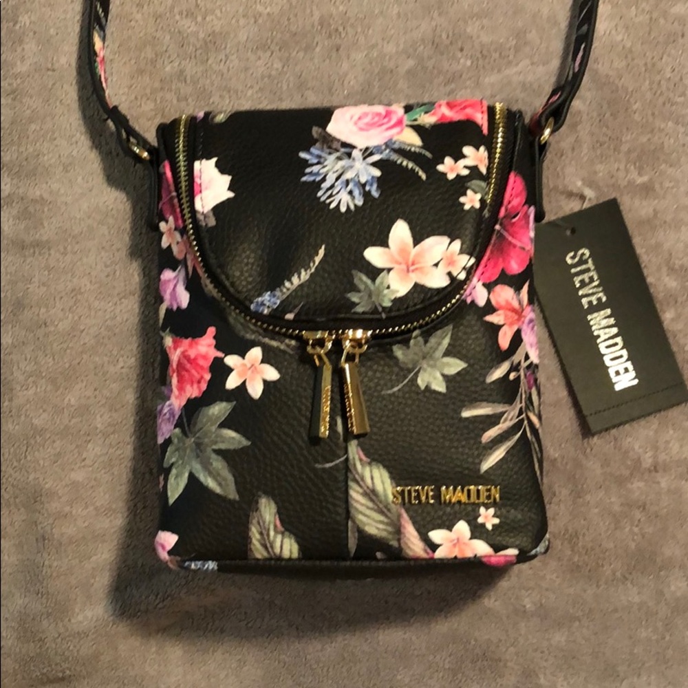 Floral Crossbody from Steve Madden 🌸